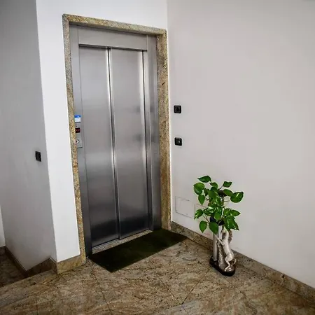 Forever Sunrise: In Centro Apartment Alba (Piedmont)